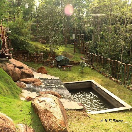 Bamboo Dale Hotel Мунар Екстериор снимка