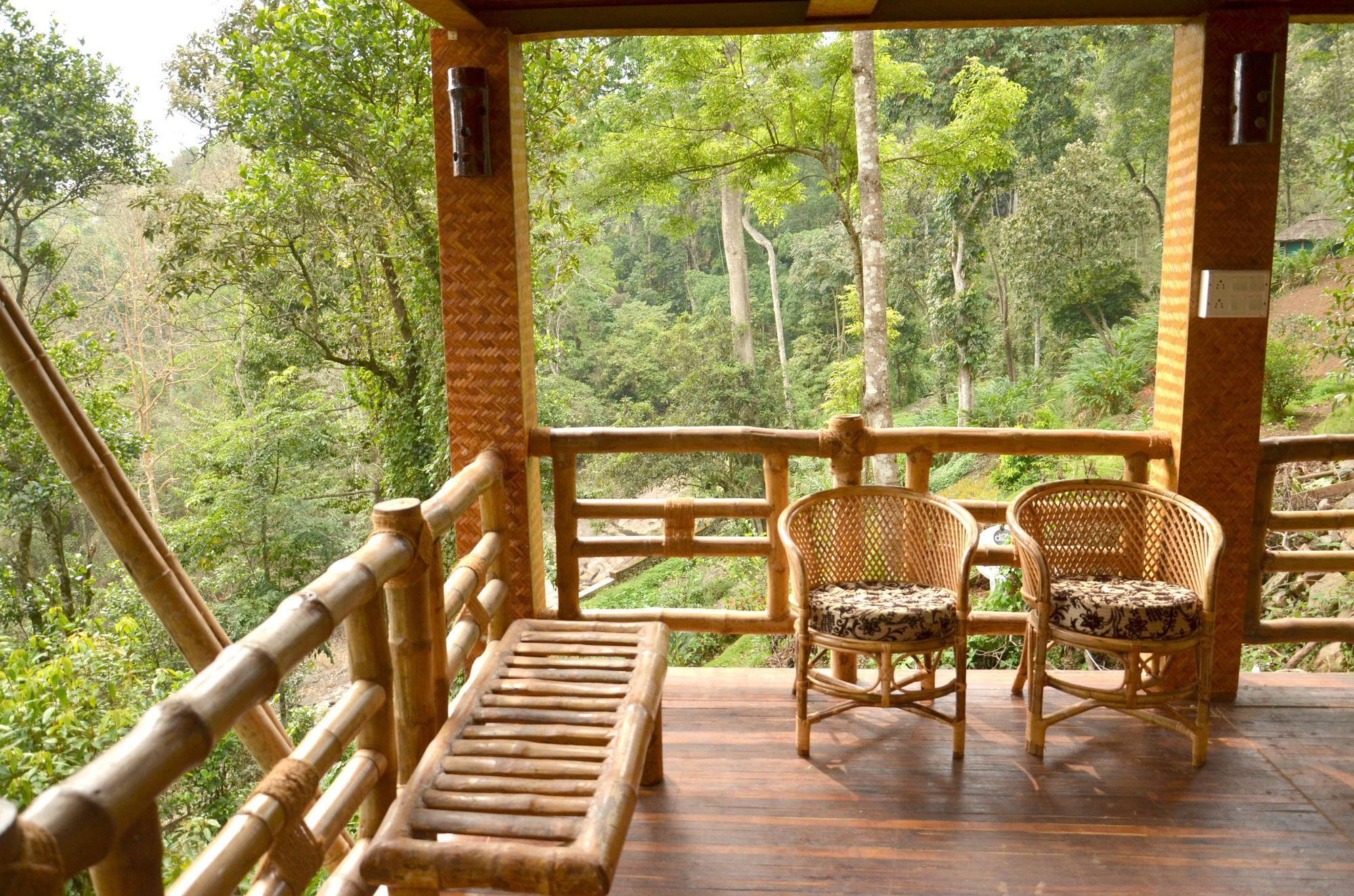 Bamboo Dale Hotel Мунар Екстериор снимка